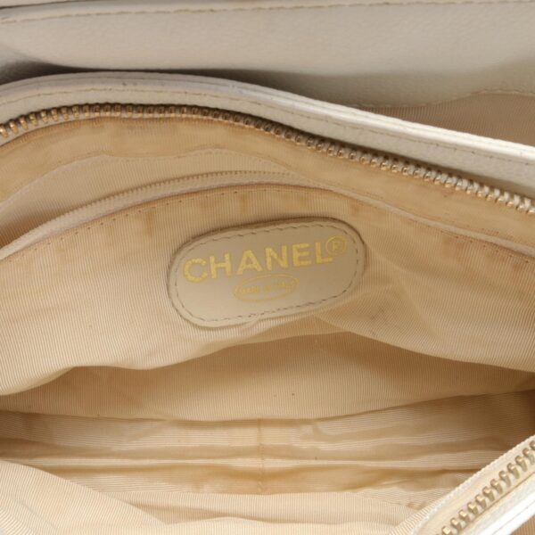 2101218146295 4 Chanel Cocomark Handbag White