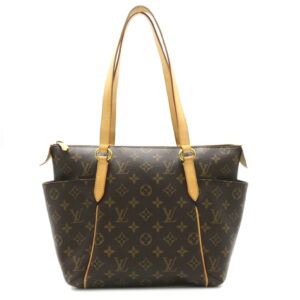 2101218156218 1 Louis Vuitton Monogram Croissant MM Shoulder Bag Brown