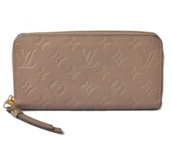 210122 01 lv 1 Louis Vuitton Zippy Wallet Long Monogram Empreinte Tourtrail