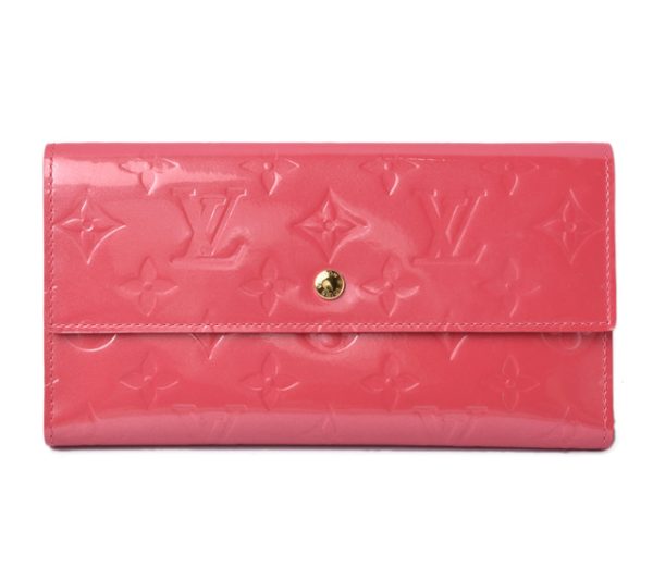 210122 06 lv 1 Louis Vuitton Long Wallet Porte Tresor Vernis Framboise