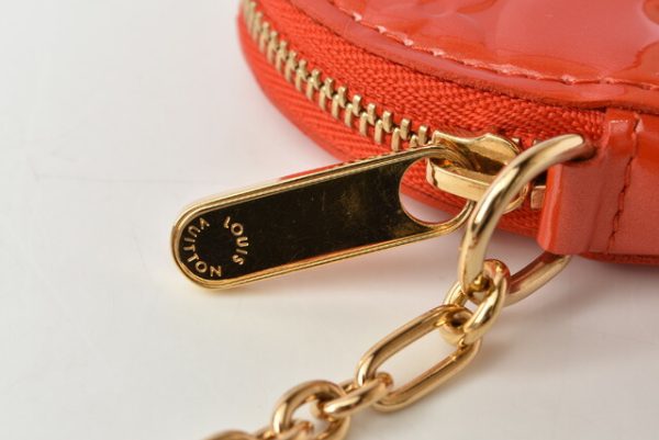 210128 03 lv 3 Louis Vuitton Vernis Heart Coin Case