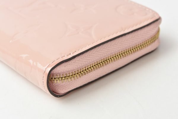 210128 04 lv 3 Louis Vuitton Zippy Coin Vernis Rose Ballerine