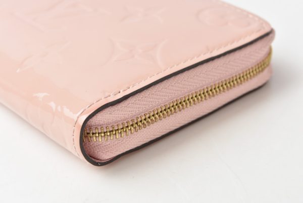 210128 04 lv 3 Louis Vuitton Zippy Coin Card Case Vernis Rose Ballerine