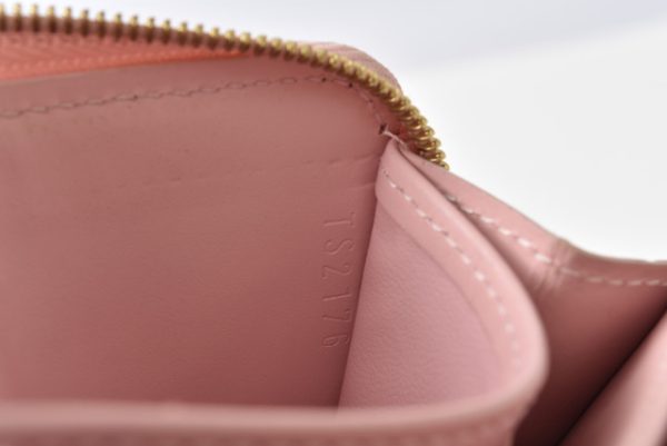 210128 04 lv 8 Louis Vuitton Zippy Coin Vernis Rose Ballerine