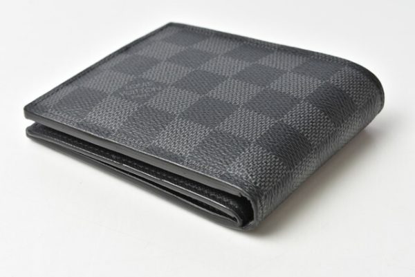 210128 21 lv 3 Louis Vuitton Folding Wallet Amerigo Damier Graphite Black