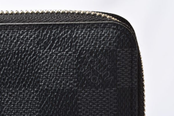 210225 14 lv 3 Louis Vuitton Zippy Wallet Damier Graphite