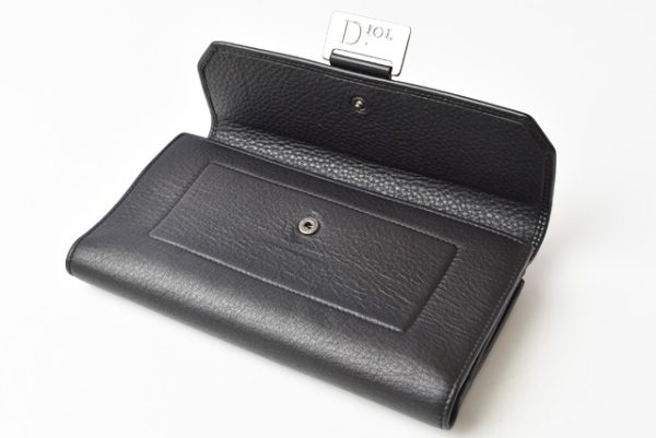 210225 26 d 8 Dior Street Chic Wallet Long Black