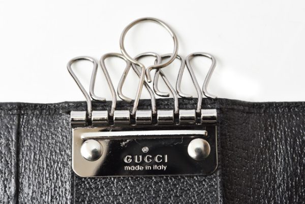 210225 31 g 4 Gucci Key Case Crest Black