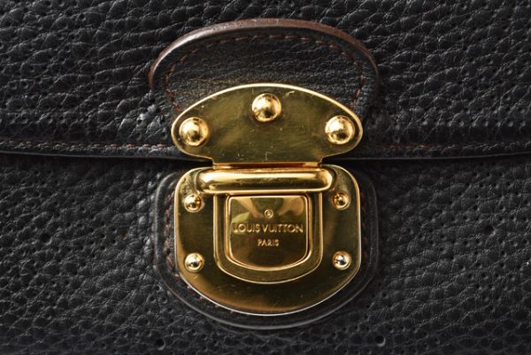 210225 36 lv 4 Louis Vuitton Portefeuille Amelia Wallet Monogram