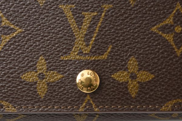 210225 43 lv 2 Louis Vuitton Tresor Wallet BifMonogram Brown