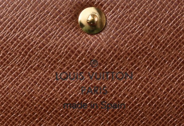 210225 44 lv 9 Louis Vuitton Sala Wallet Long Monogram Brown