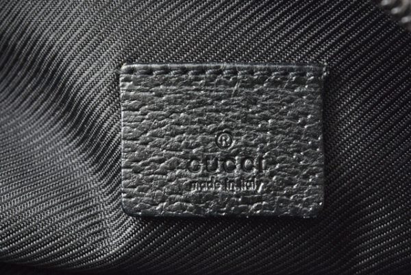 210225 45 g 4 Gucci Pouch Black