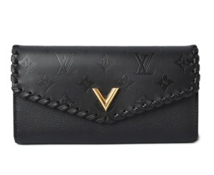 210328 11 lv 1 Prada Renulon Shoulder Bag Black