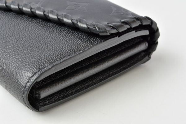 210328 11 lv 4 Louis Vuitton Portefeuille Very Monogram Wallet Black