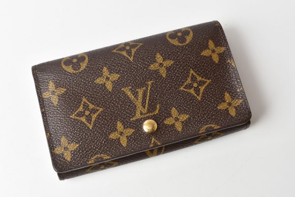 210328 26 lv 2 Louis Vuitton Wallet Portefeuille Tresor Monogram