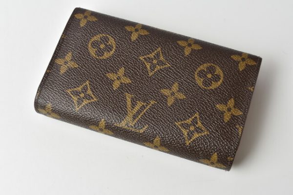 210328 26 lv 3 Louis Vuitton Wallet Portefeuille Tresor Monogram