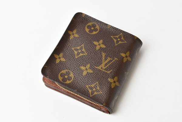 210328 28 lv 3 Louis Vuitton Folding Wallet Zip Monogram