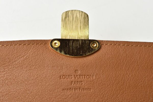 210328 31 lv 8 Louis Vuitton Portefeuille Iris Wallet Camel