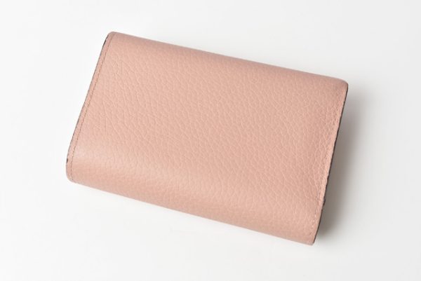 210328 40 lv 2 Louis Vuitton Capucines Wallet Magnolia