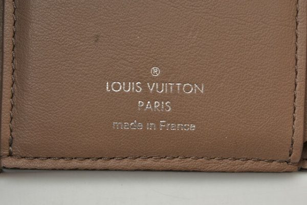 210328 40 lv 5 Louis Vuitton Portefeuille Capucines Wallet Magnolia