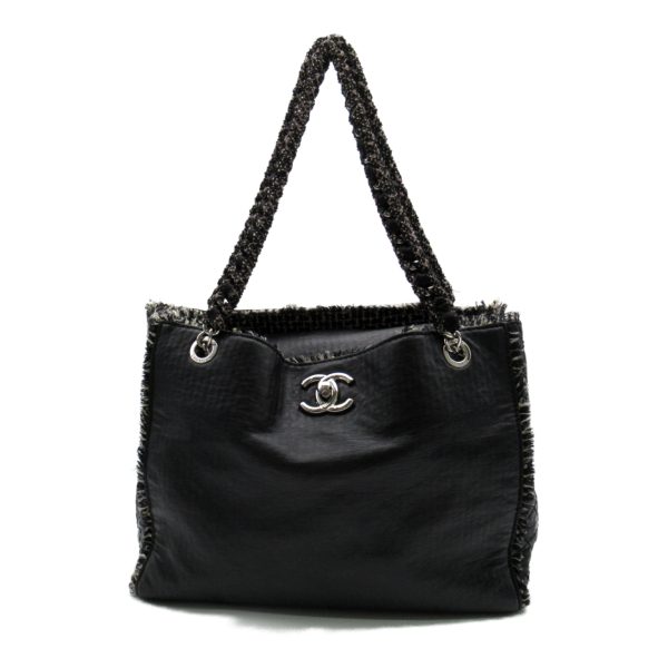 2104102273695 1 Chanel Chain Tote Bag Lambskin Black