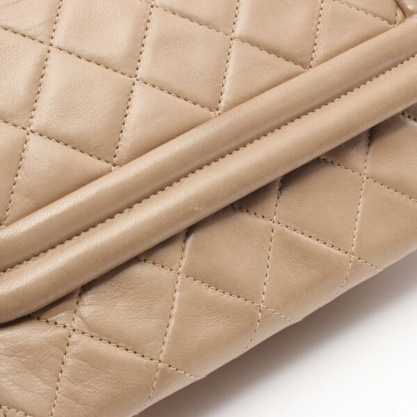 2104102297448 10 Chanel Matelasse Lambskin Shoulder Bag Beige