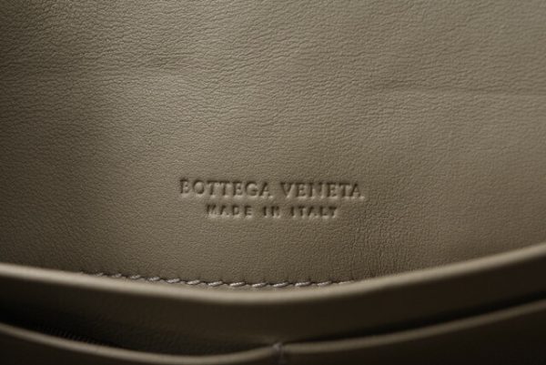 210427 46 bv 7 Bottega Veneta Wallet Nappa Greige