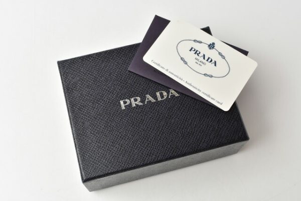 210625 to 02 p 9 Prada Folding Wallet Saffiano Begonia