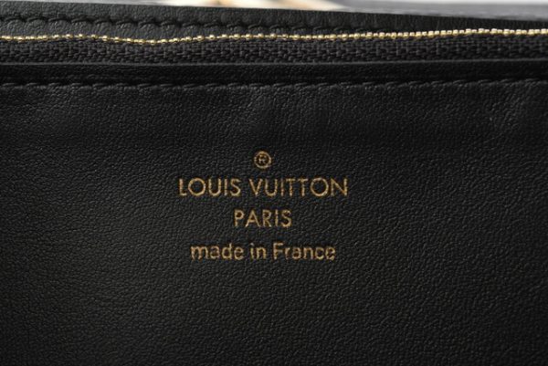 210625 to 07 lv 9 Louis Vuitton Long Wallet Capucines Python Taurillon Calf