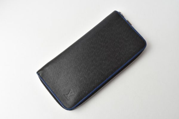 210625 to 08 lv 2 Louis Vuitton Long Wallet Zippy Wallet Taiga Black Blue