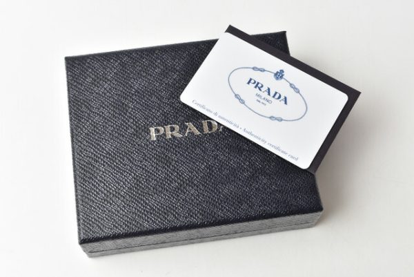 210625 to 3 p 10 Prada Folding Wallet Saffiano Petalo