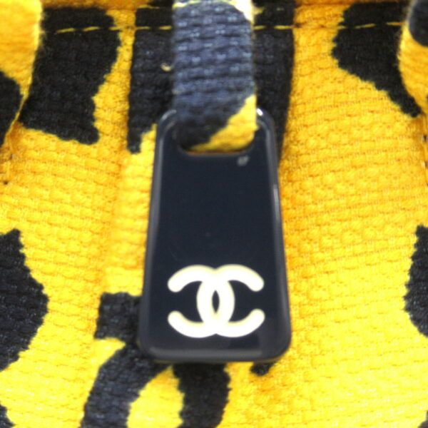 2106800533637 8 Chanel Handbag Yellow Blue