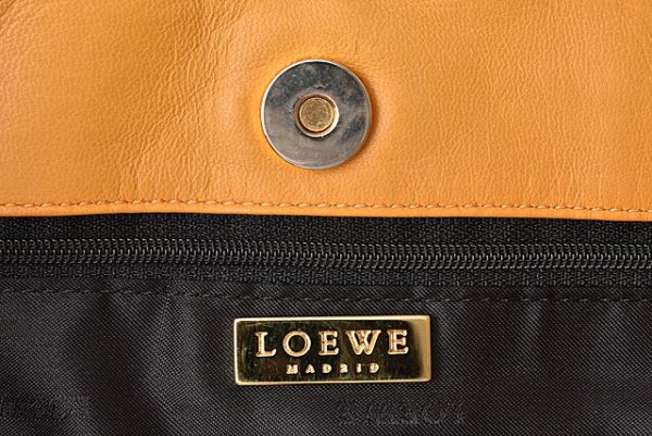 210715 to 26 lo 10 Loewe Anagram Tote Bag Sheepskin Camel