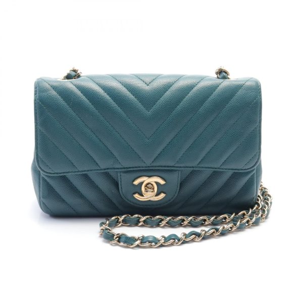 2107601002568 1 Chanel Chevron V Stitch Shoulder Bag Caviar Green