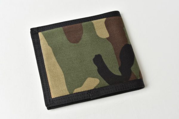 210913 621 1 ysl 2 Saint Laurent Folding Wallet Army Green