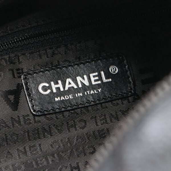 2118700062858 4 Chanel Chocolate Bar Caviar Skin Tote Bag Black