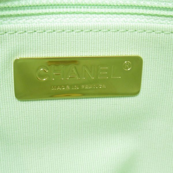 2118800101563 10 Chanel Chanel 19 Chain Shoulder Bag Lambskin Green