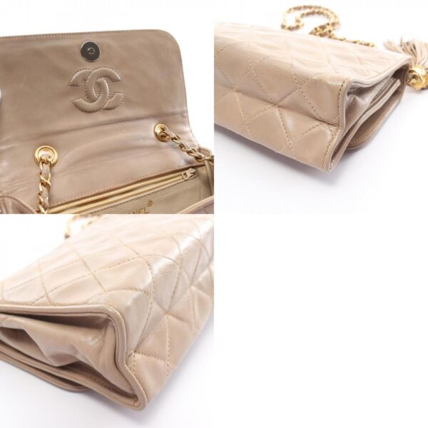 2120700137320 10c Chanel Matelasse Lambskin Shoulder Bag Beige