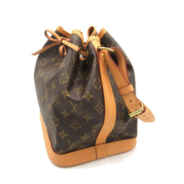 2120700137702 3 Louis Vuitton Petit Noe Shoulder Bag Monogram Brown