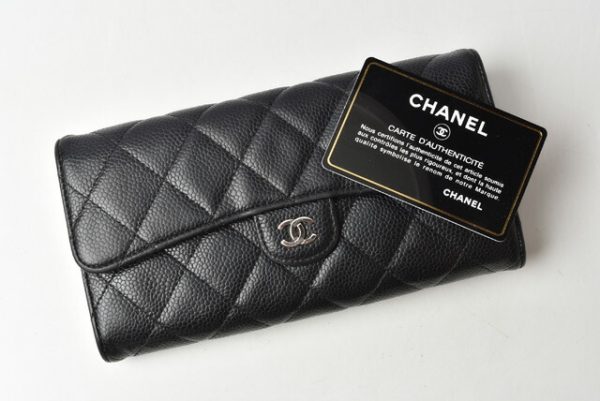 220314 805 1 ch 10 Chanel Long Wallet Caviar Skin Black