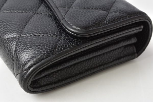 220314 805 1 ch 4 Chanel Long Wallet Caviar Skin Black