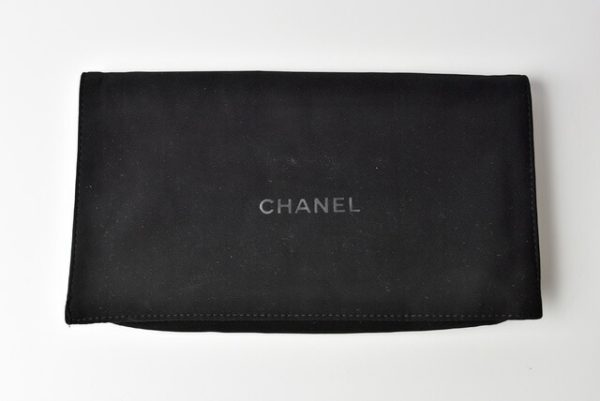 2209 779 2 ch 12 Chanel Wallet Coco Mark Caviar Skin Black