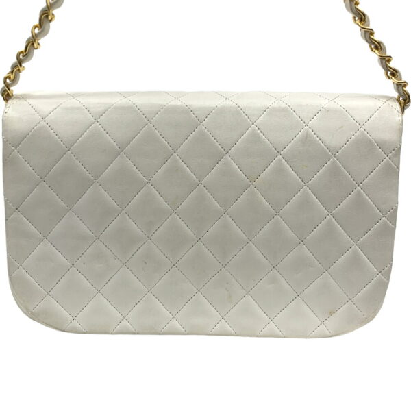 23 4201 5 Chanel Chain Shoulder Bag Matelasse White