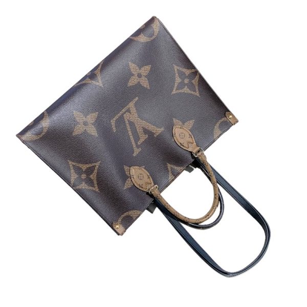 2300037493294 6 LOUIS VUITTON On the Go MM Giant Monogram tote bag