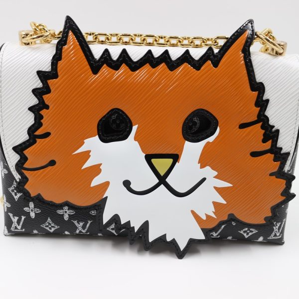 2300037659850 04 LOUIS VUITTON Cat Pochette Chain Cat Gram Shoulder Bag