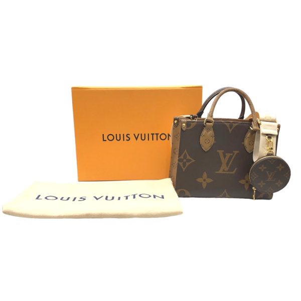 2300038812810 16 LOUIS VUITTON On the Go PM Monogram Giant Handbag