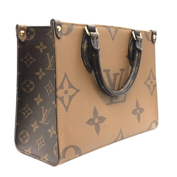 2300038812810 2 LOUIS VUITTON On the Go PM Monogram Giant Handbag