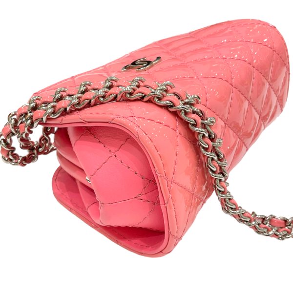 2300038823038 5 CHANEL chain shoulder bag pink patent shoulder bag