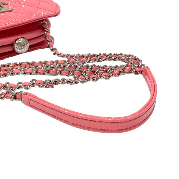 2300038823038 6 CHANEL chain shoulder bag pink patent shoulder bag