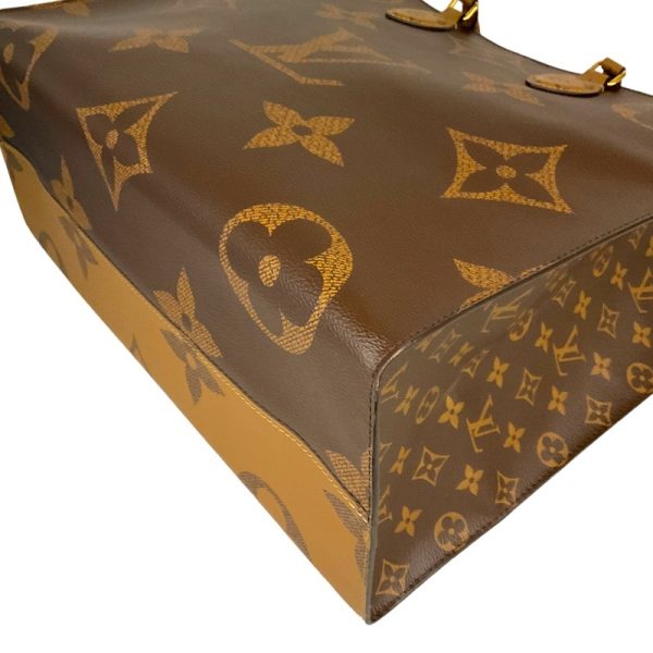 2300039389779 7 LOUIS VUITTON On the Go GM Monogram Giant Reverse Handbag